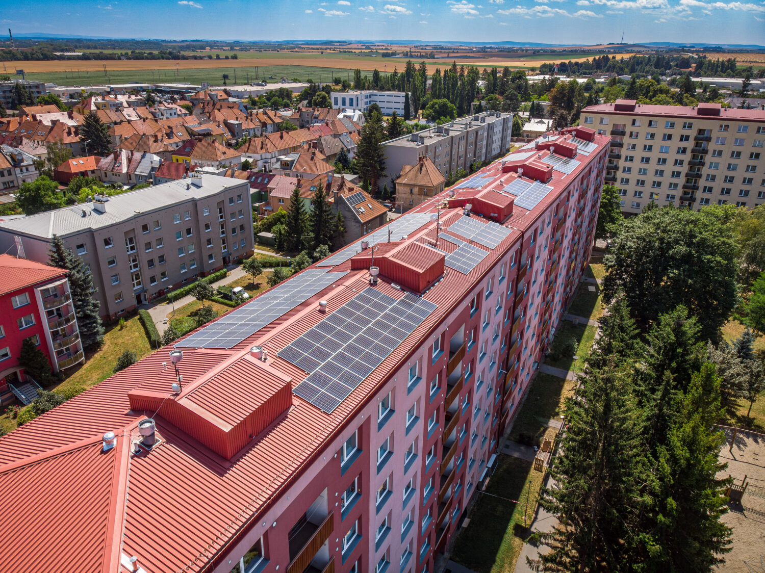 Fotovoltaika při výpadku proudu: co si ověřit, než se spolehnete na baterii
